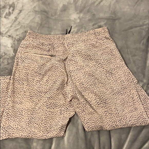 🍋 Lululemon Step Lively Crop - Picture 2 of 6